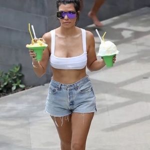 Re/Done Levi’s Original Cut Off Denim Shorts 25